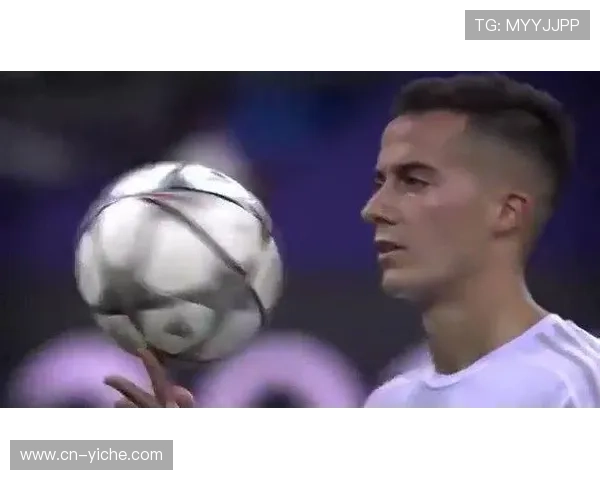 皇马主场巨型Tifo致敬名宿巴斯克斯 感人场面让球迷动容 皇马主场巨型Tifo致敬名宿巴斯克斯 感人场面让球迷动容